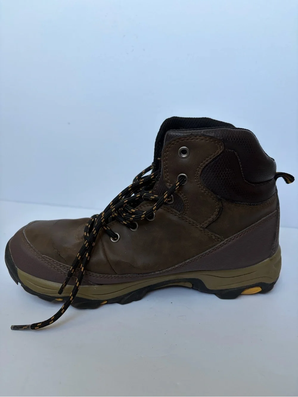 Stone Canyon Boy’s Hiking Boot (Size 6)